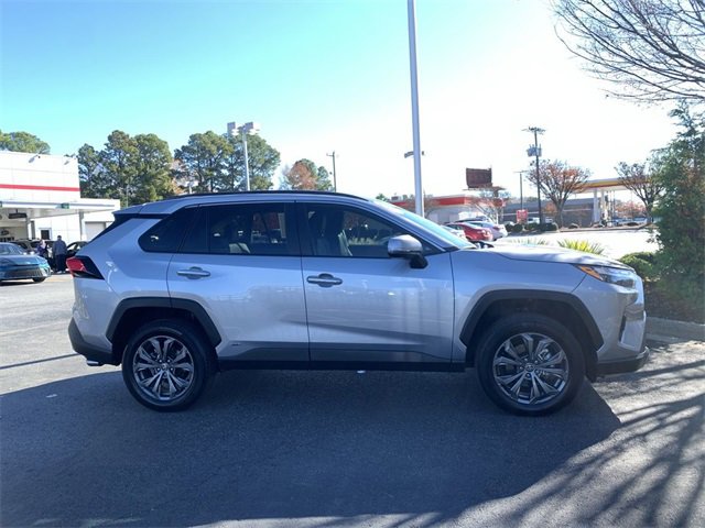 Used 2025 Toyota RAV4 Limited image 9