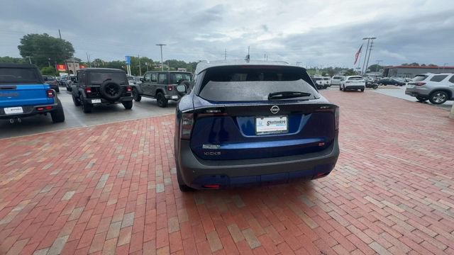 Used 2025 Nissan Kicks SR w/ SR Premium Package FWD image 9