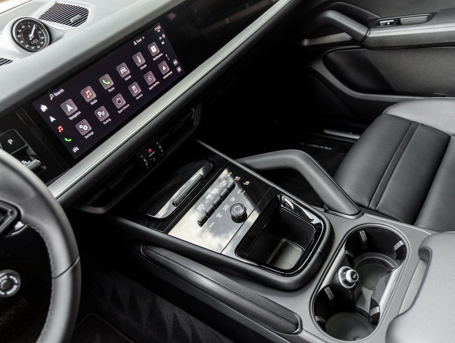 Certified 2025 Porsche Cayenne Coupe image 28