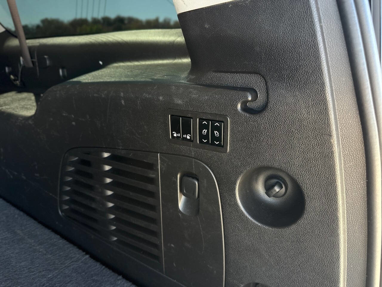 Used 2015 GMC Yukon XL SLT w/ Open Road Package image 34