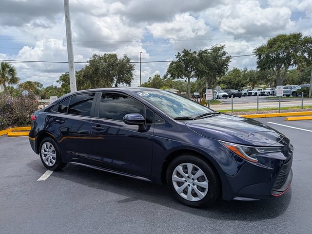 Used 2023 Toyota Corolla LE FWD image 2