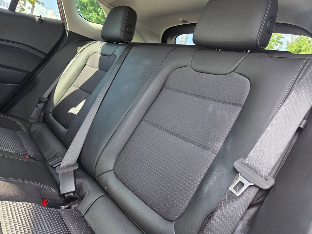 Used 2025 Chevrolet Trax LT w/ LT Convenience Package FWD image 21