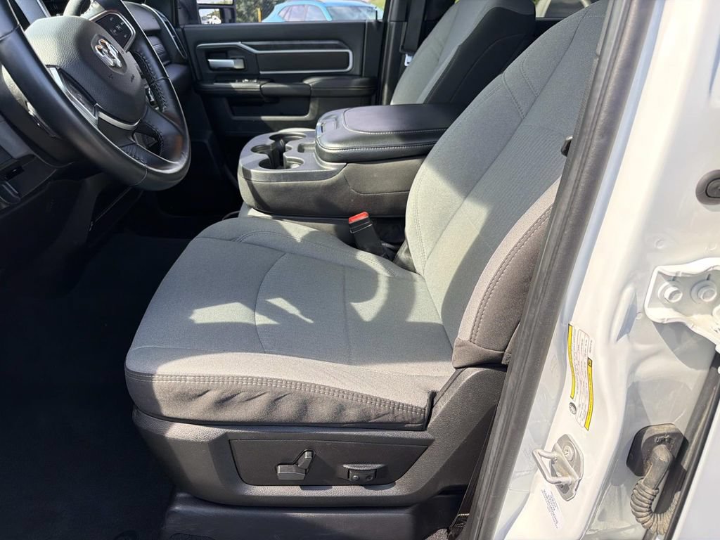 Used 2024 RAM 3500 Big Horn AWD/4WD image 20