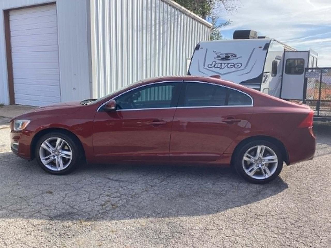 Used 2014 Volvo S60 T5 FWD image 2