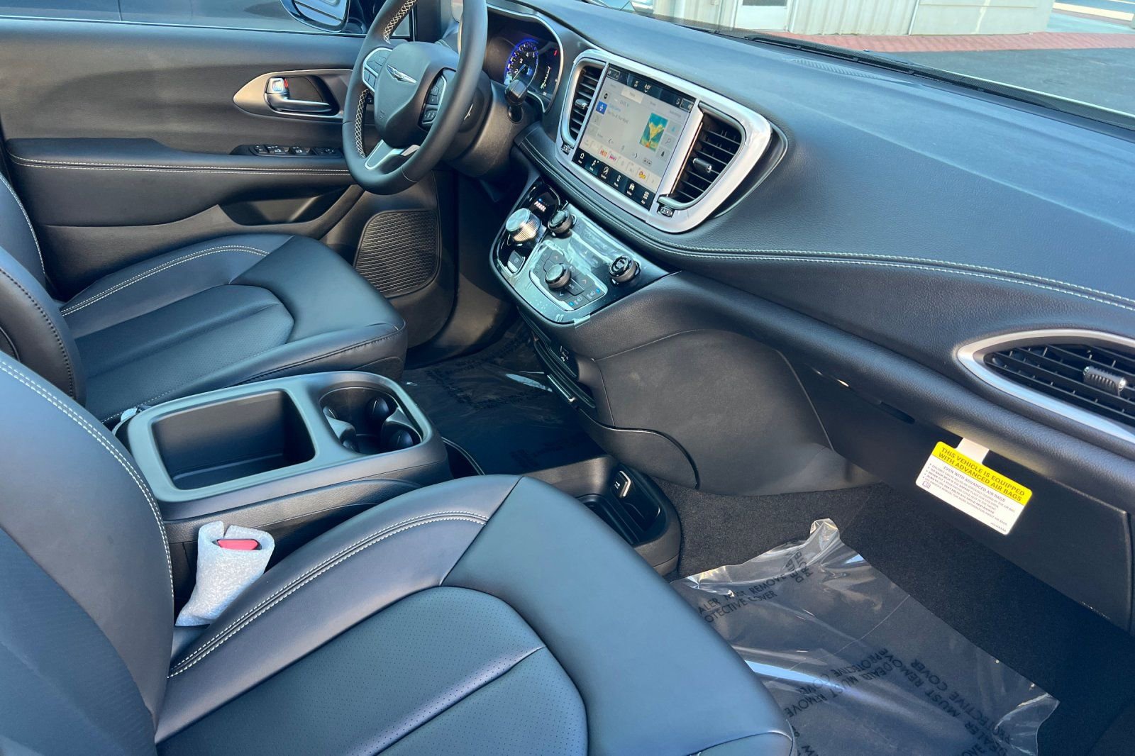 New 2026 Chrysler Pacifica Select AWD/4WD image 13