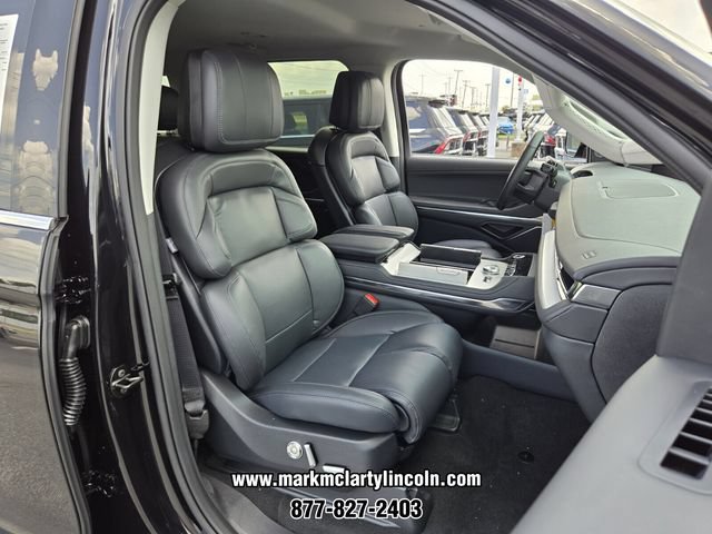 New 2027 Lincoln Navigator Premiere RWD image 13