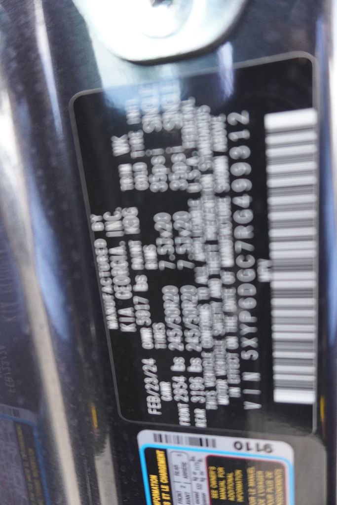 Used 2024 Kia Telluride S image 31