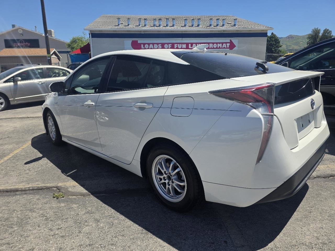 Used 2016 Toyota Prius Four FWD image 3