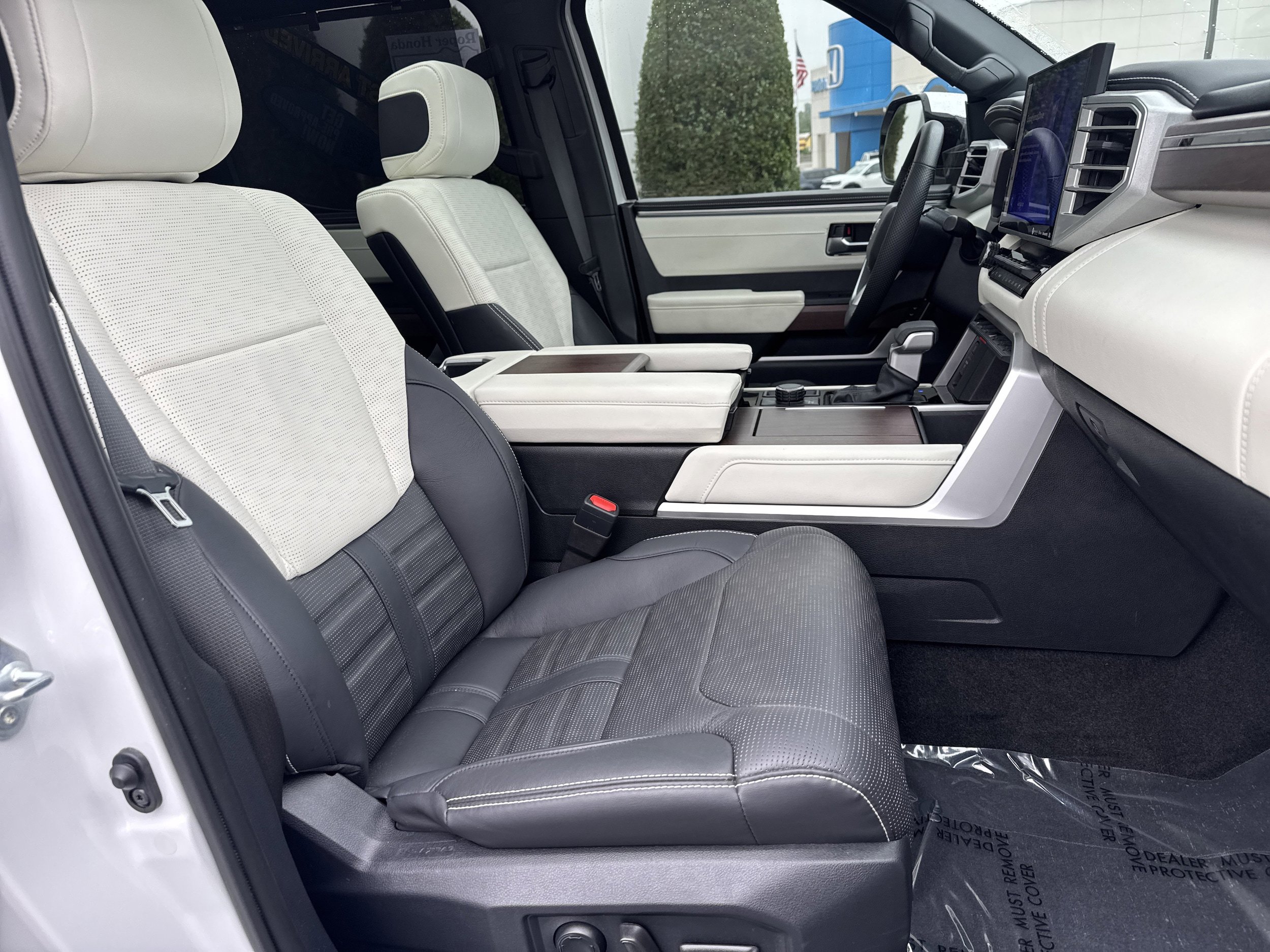 Used 2022 Toyota Tundra Capstone AWD/4WD image 17