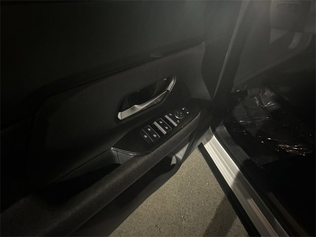 Certified 2025 Nissan Kicks SV image 13