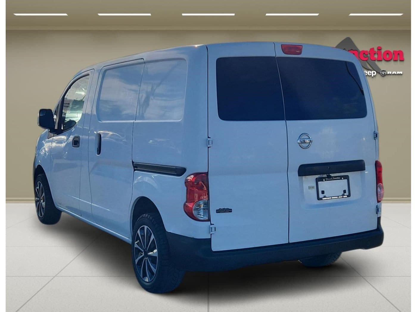 Used 2017 Nissan NV200 S FWD image 4