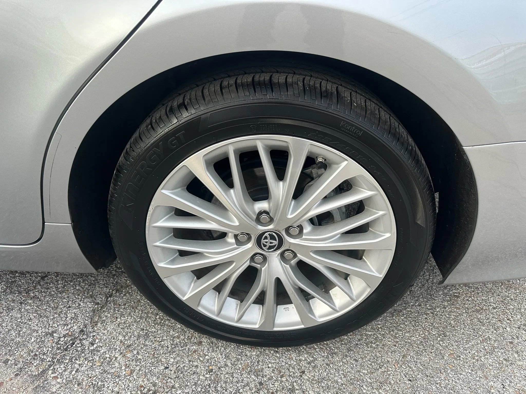 Used 2019 Toyota Camry XLE image 25