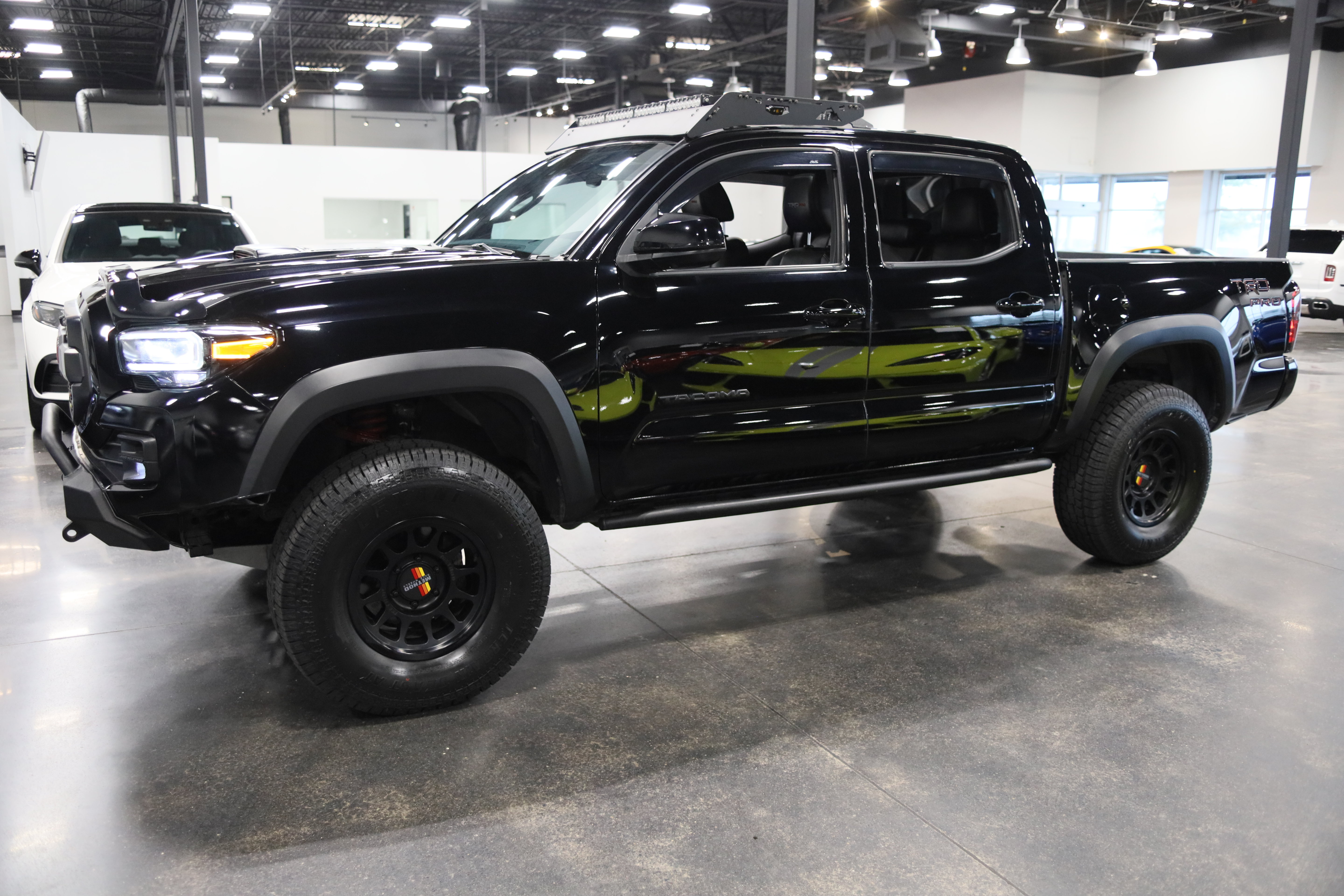 Used 2022 Toyota Tacoma TRD Pro AWD/4WD image 9