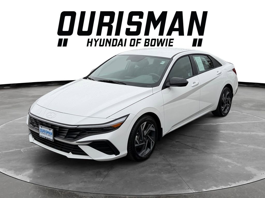 Certified 2025 Hyundai Elantra Sport image 2