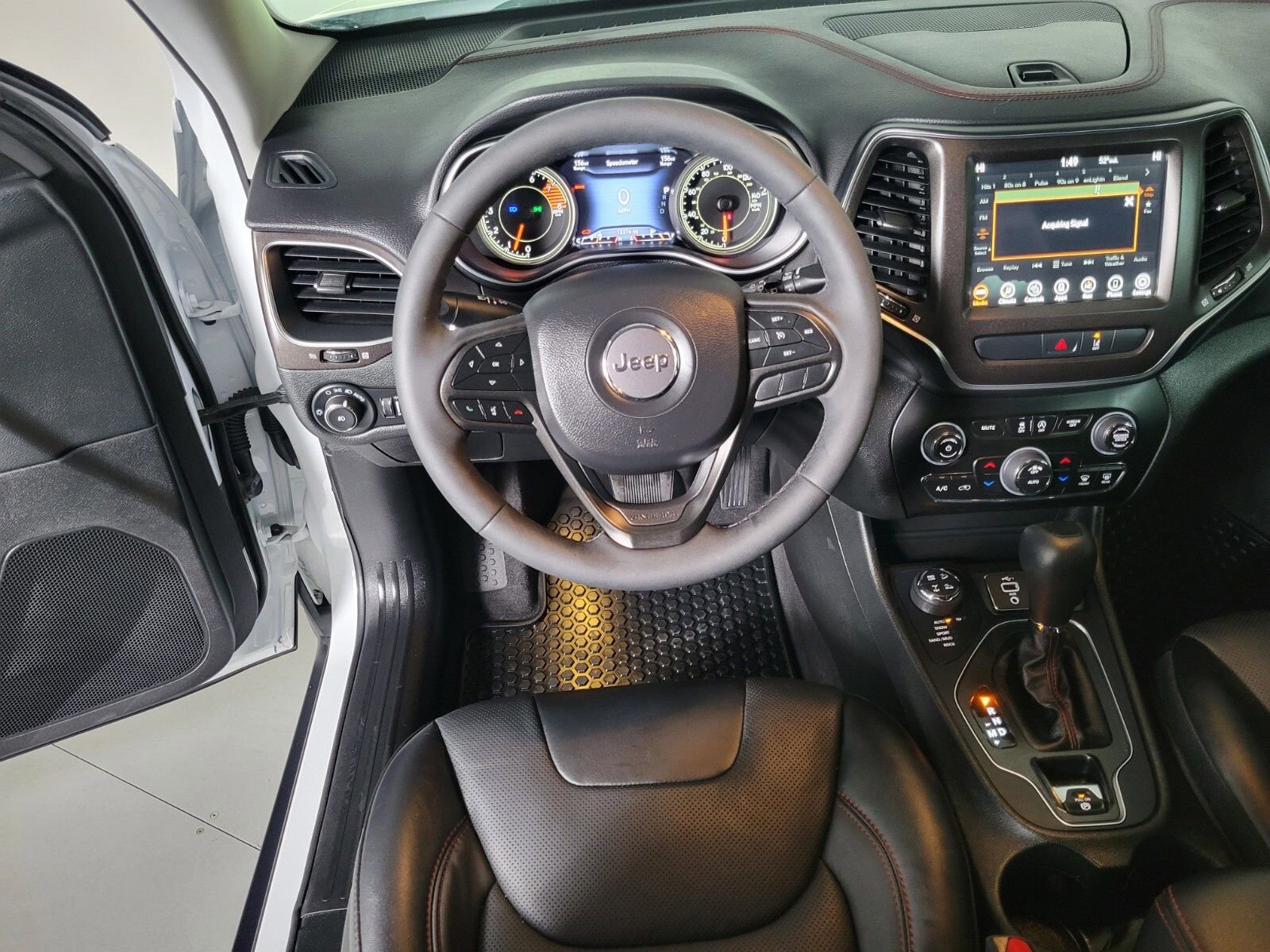 Used 2022 Jeep Cherokee Trailhawk w/ Sound & Nav Group image 27