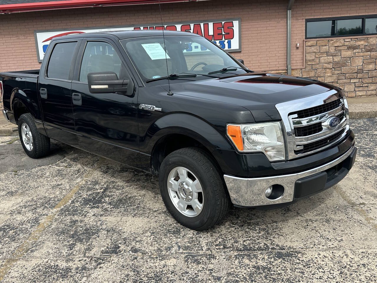Used 2014 Ford F150 XLT w/ XLT Convenience Package RWD image 3
