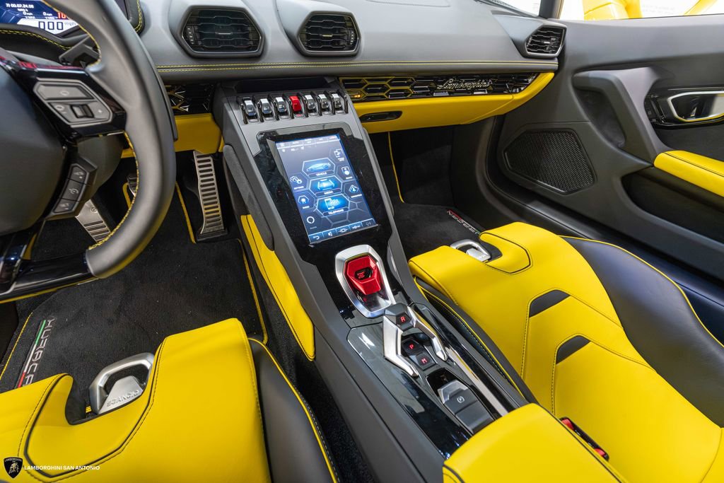 Used 2020 Lamborghini Huracan EVO RWD image 33