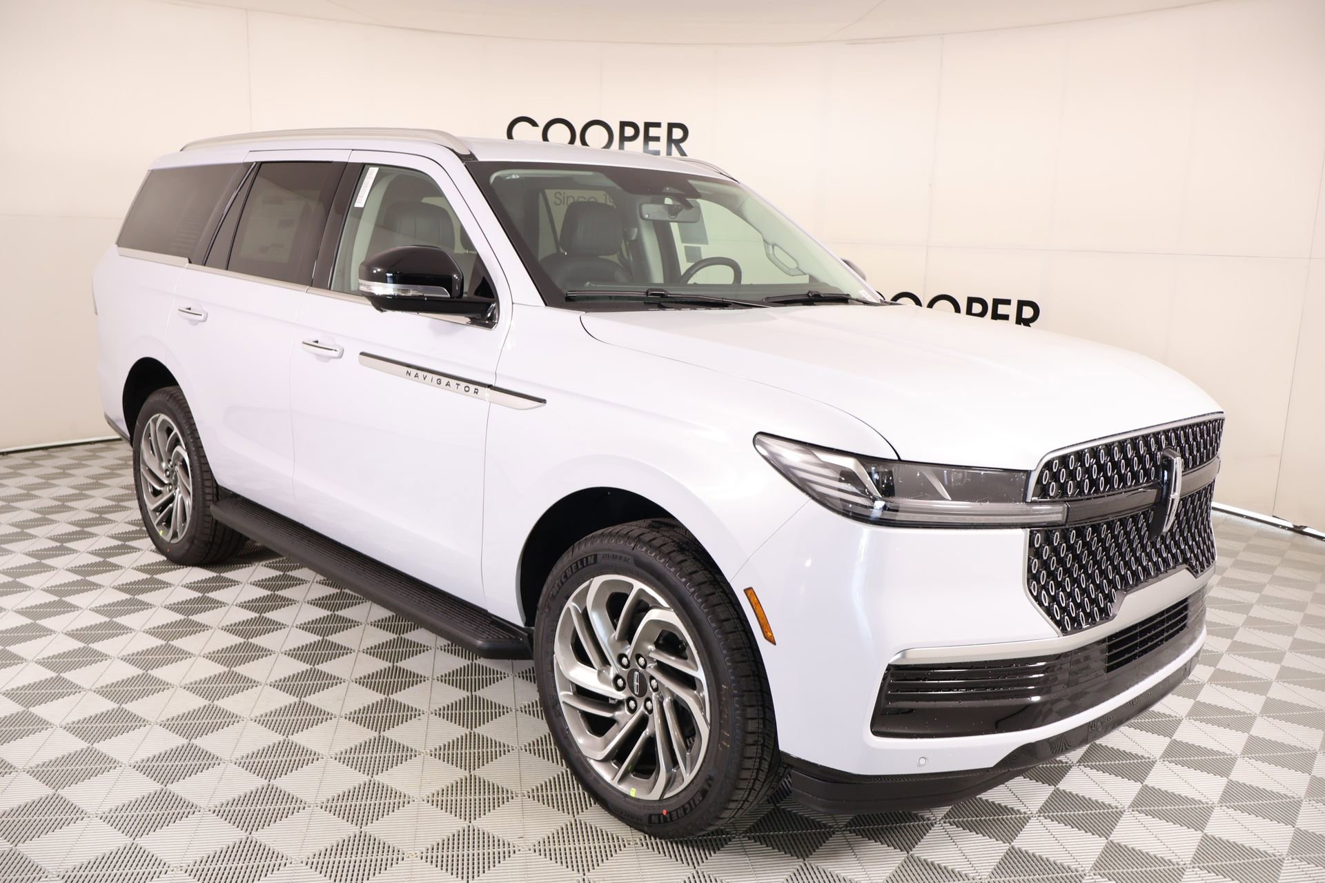 New 2026 Lincoln Navigator Premiere AWD/4WD image 1