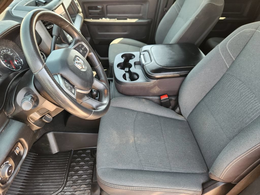 Used 2024 RAM 3500 Tradesman w/ Chrome Appearance Group AWD/4WD image 13