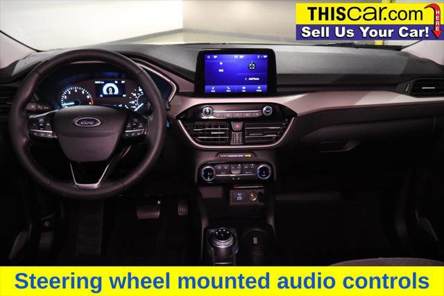 Used 2022 Ford Escape SE w/ SE Sport Appearance Package image 16