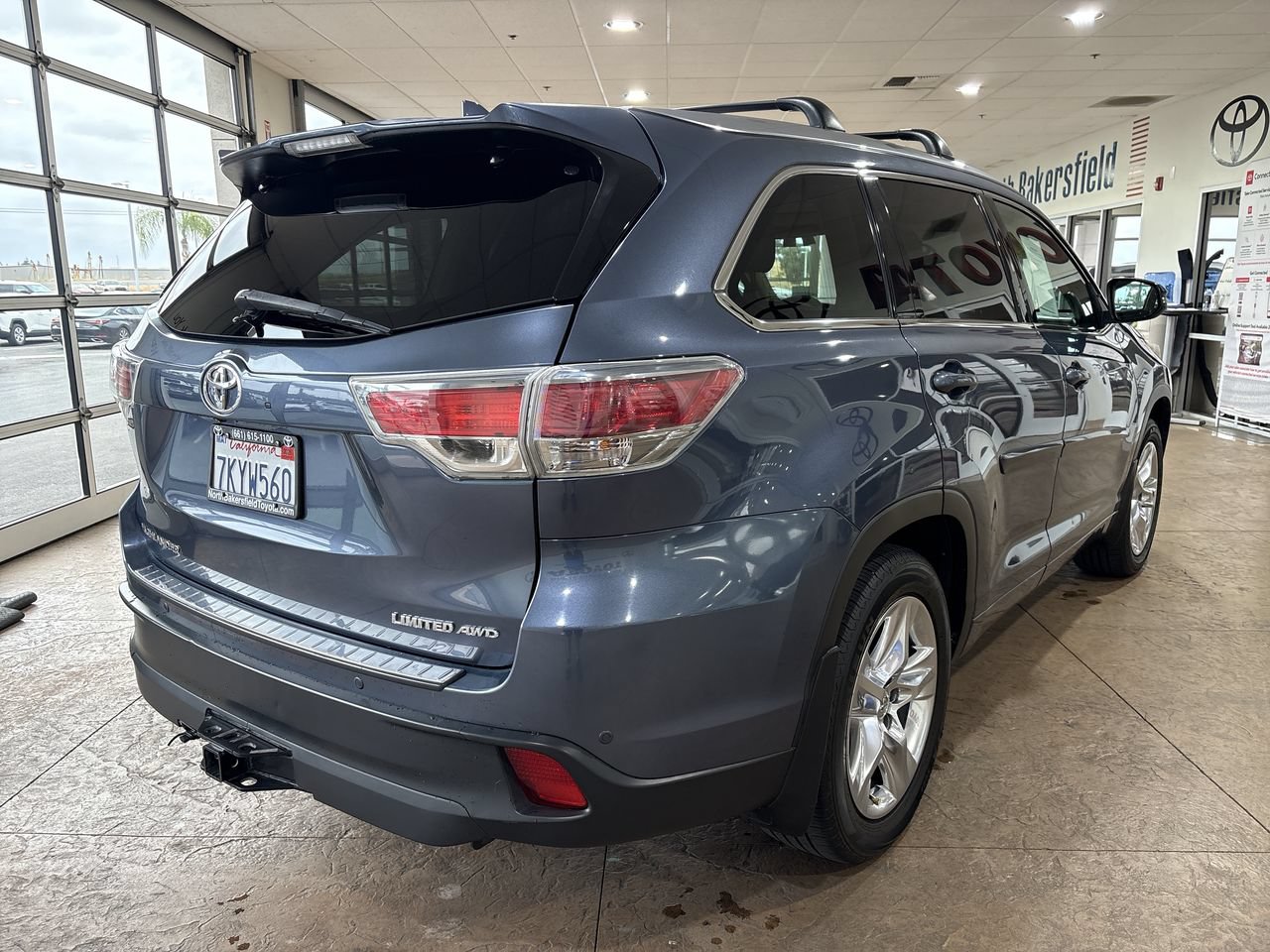 Used 2015 Toyota Highlander Limited Platinum AWD/4WD image 2