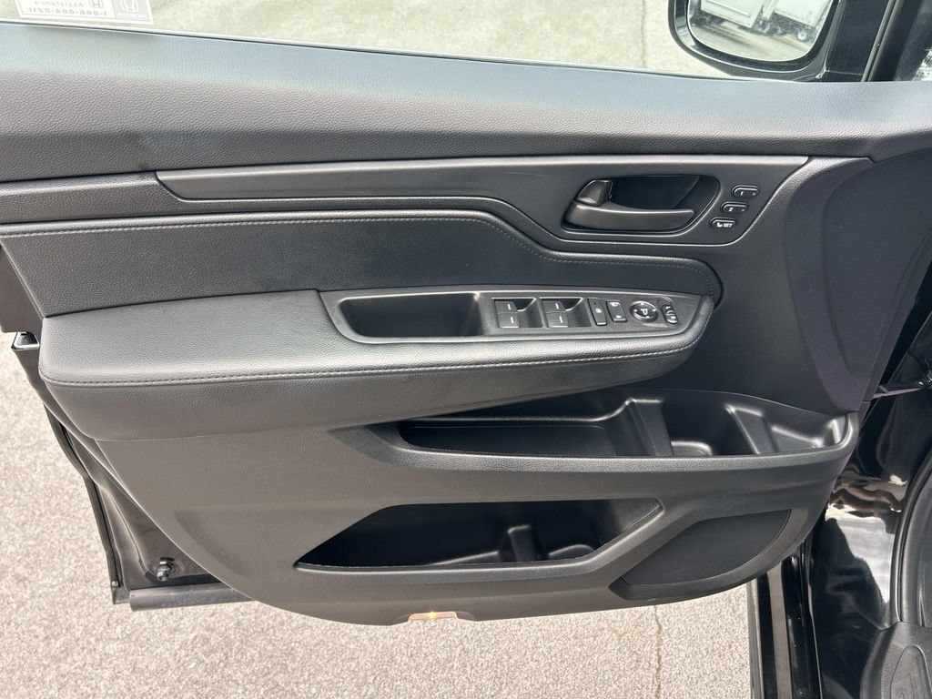 Used 2025 Honda Odyssey Sport-L image 27