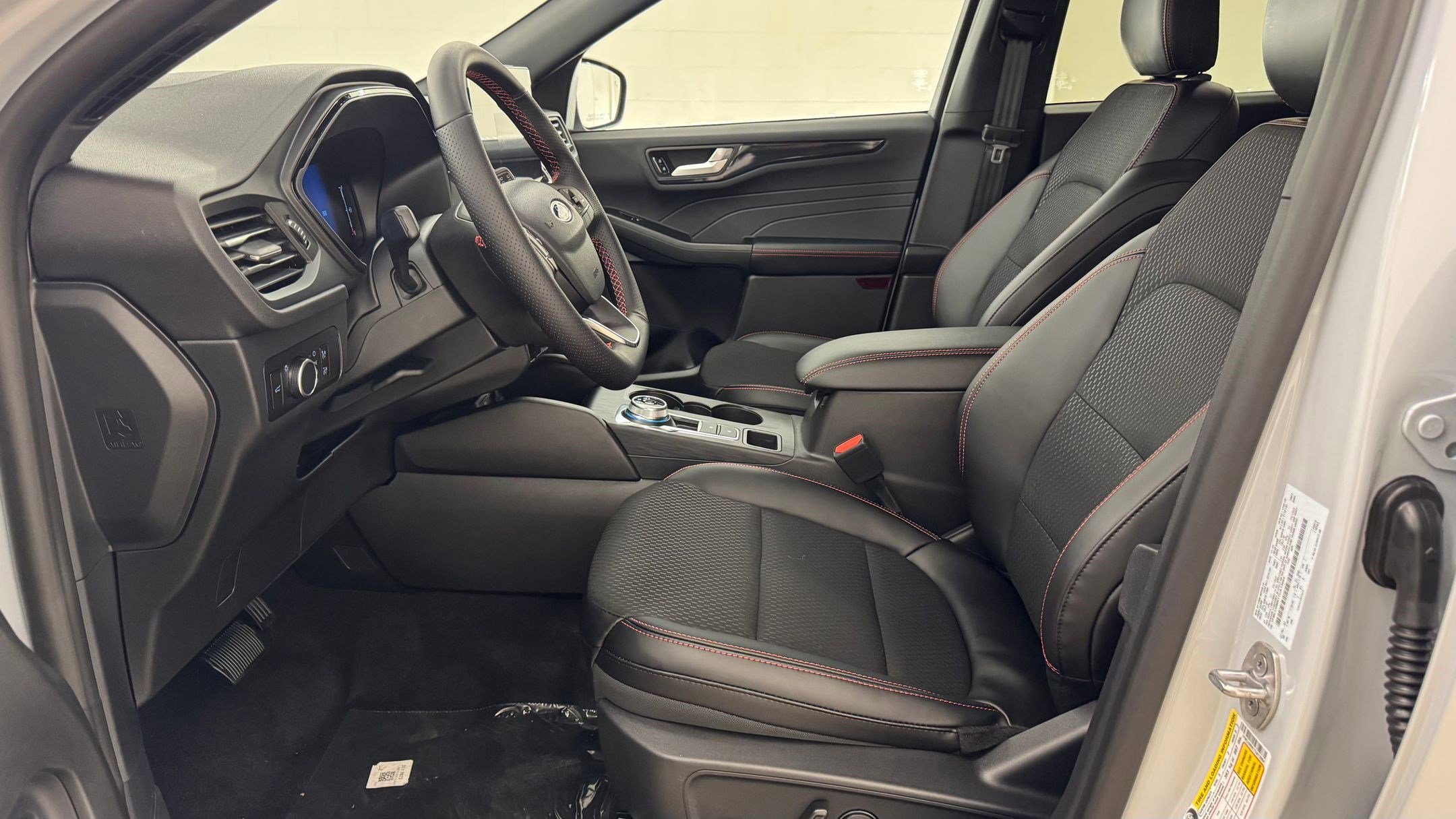 New 2026 Ford Escape ST-Line w/ Tech Pack #1 FWD image 27