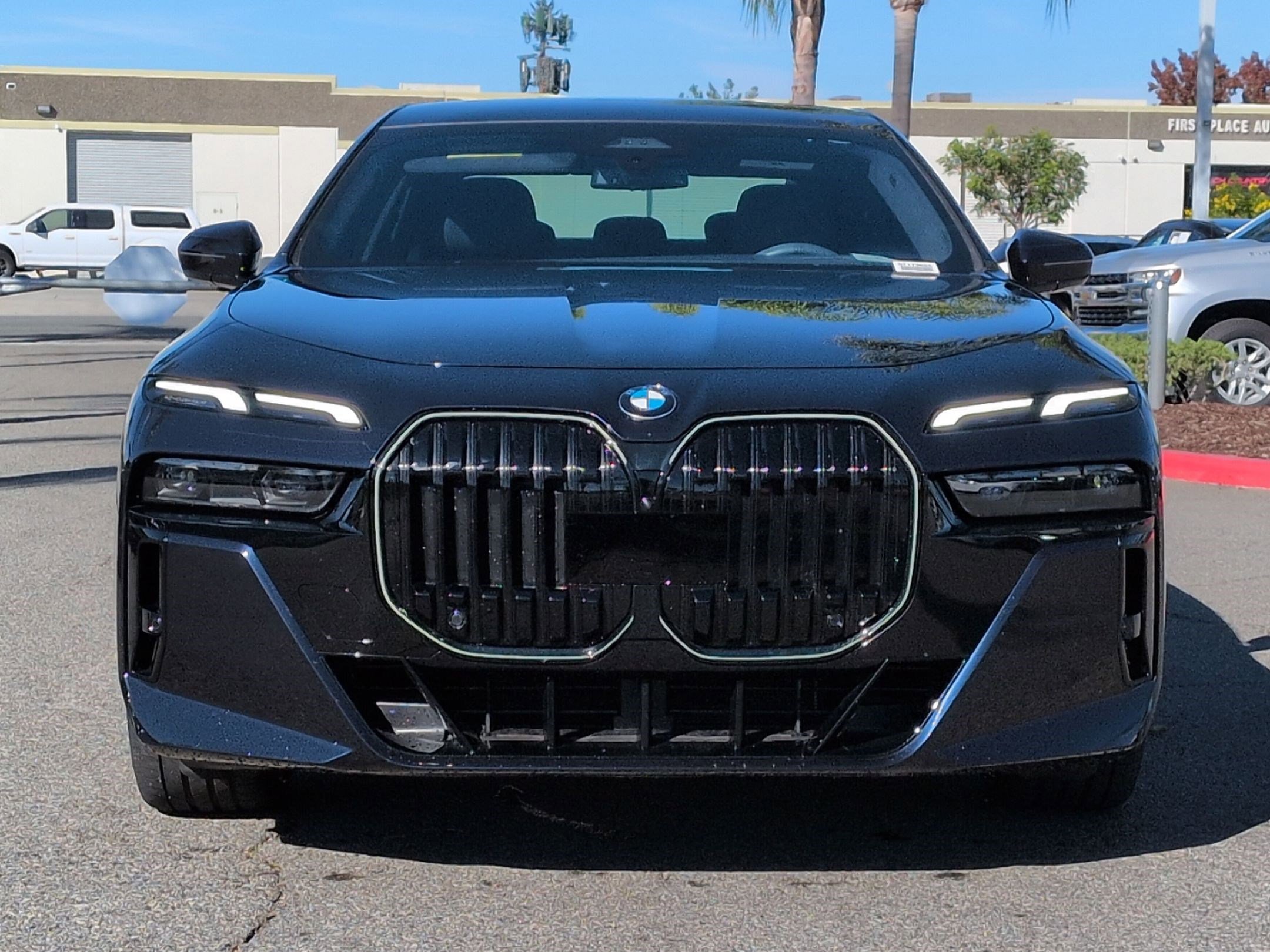 Used 2024 BMW 760i xDrive 760i xDrive w/ Premium Package 2 image 3