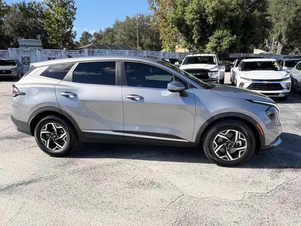 Certified 2025 Kia Sportage LX FWD image 4