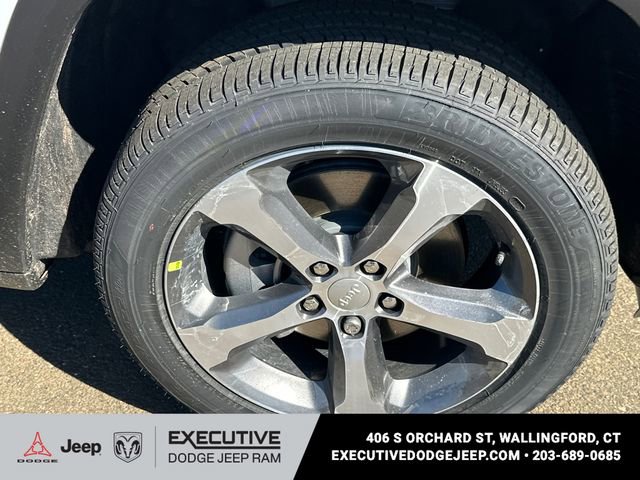 New 2026 Jeep Grand Cherokee L Limited AWD/4WD image 7