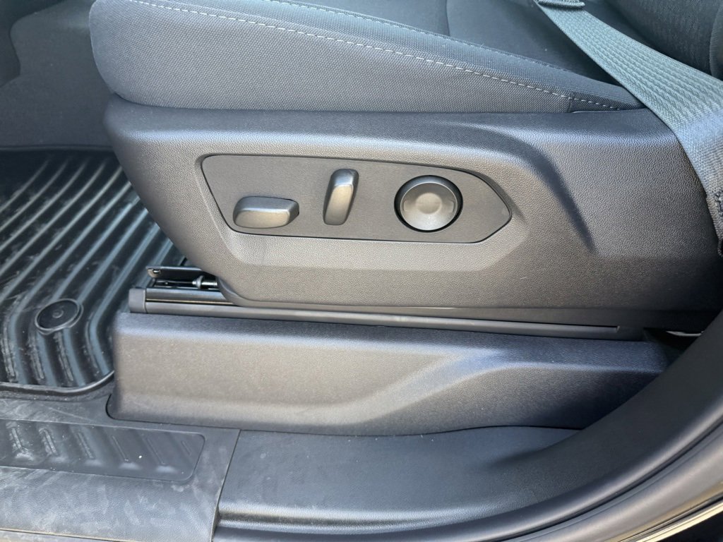 New 2026 Chevrolet Silverado 2500 Custom w/ Custom Value Package image 18