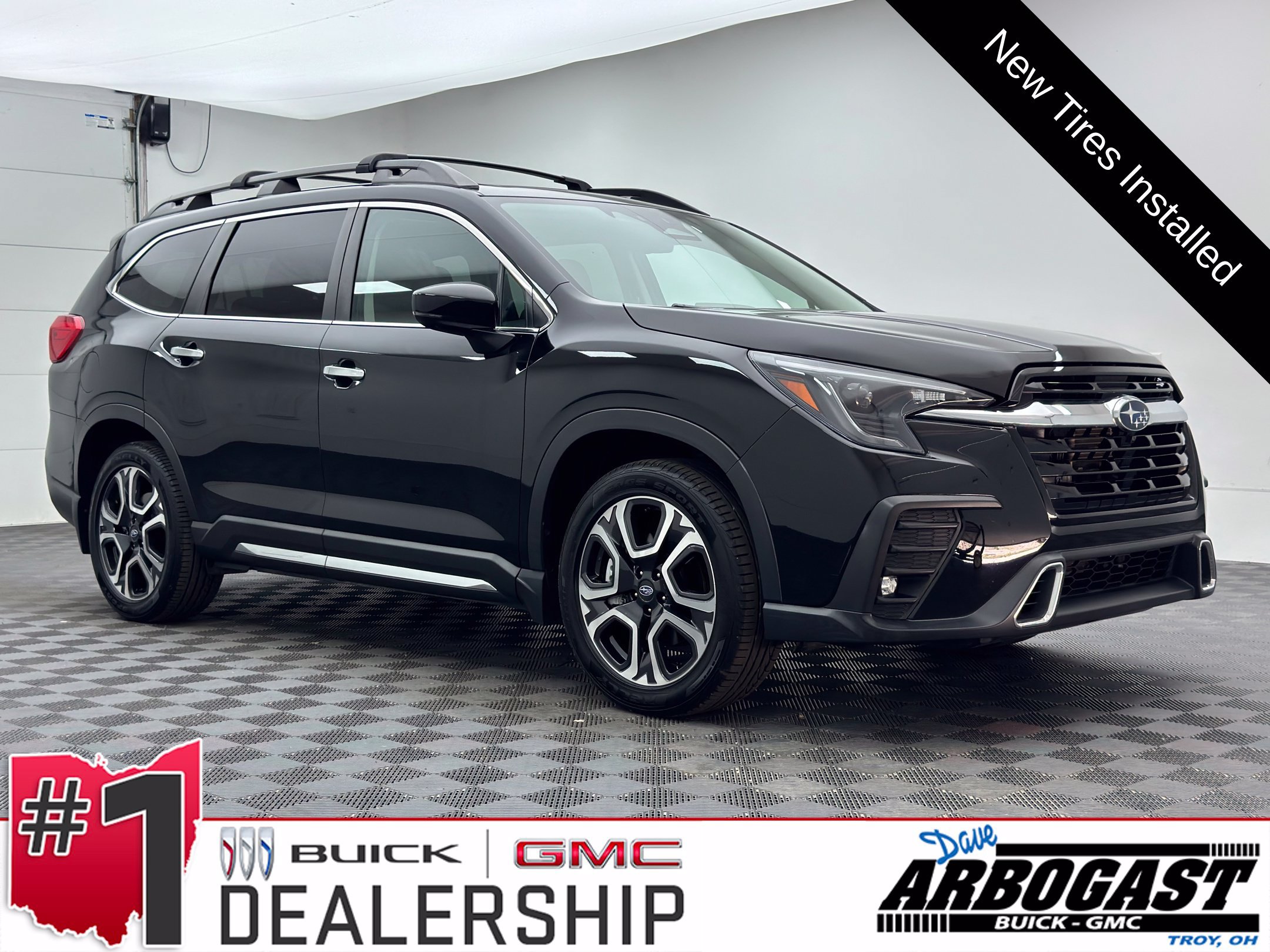 Used 2024 Subaru Ascent Touring AWD/4WD image 1