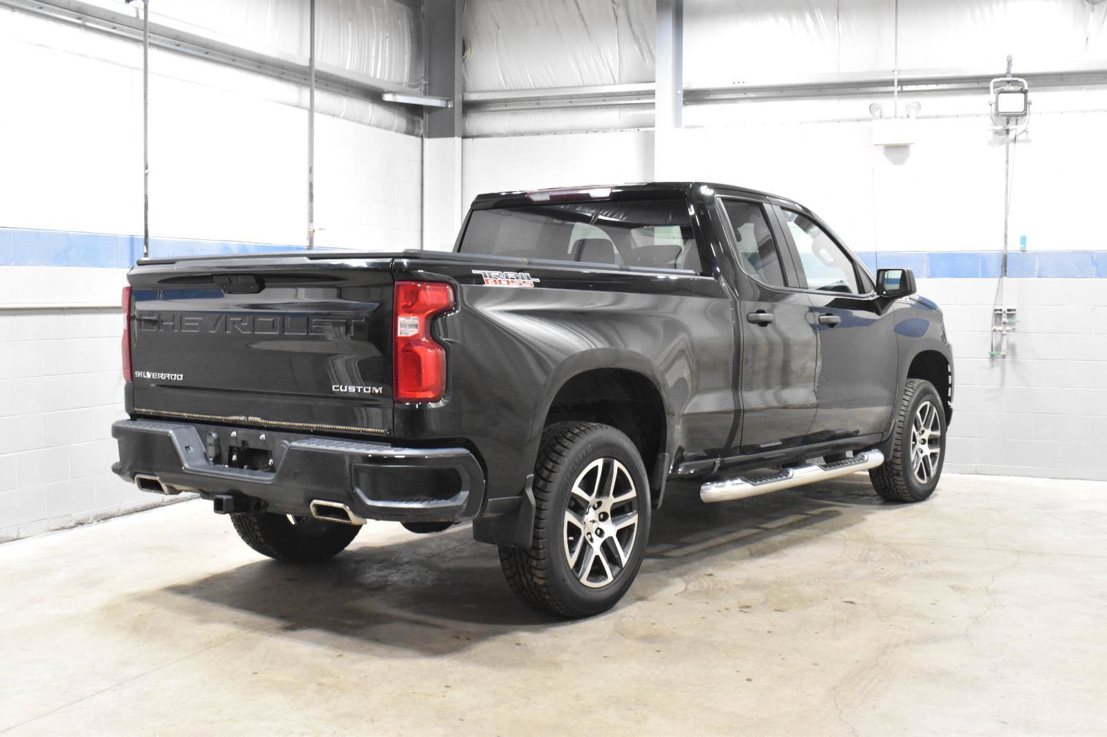 Used 2019 Chevrolet Silverado 1500 Custom Trail Boss w/ Custom Convenience Package AWD/4WD image 26