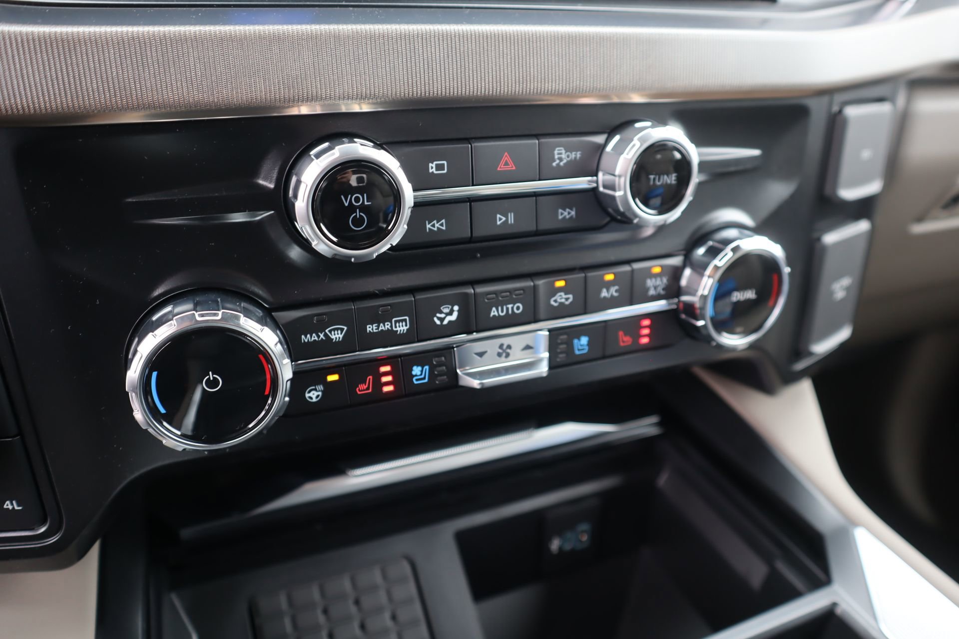 New 2026 Ford F350 Platinum image 8