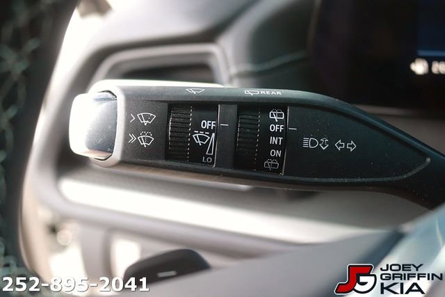 Used 2026 Chevrolet Traverse LT w/ Sun and Wheel Package FWD image 25