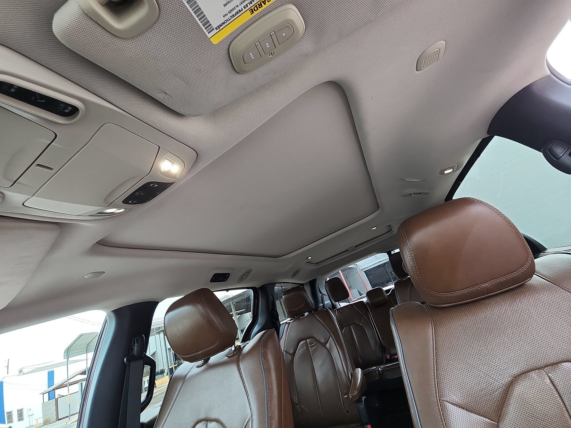 Certified 2017 Chrysler Pacifica Limited FWD image 16