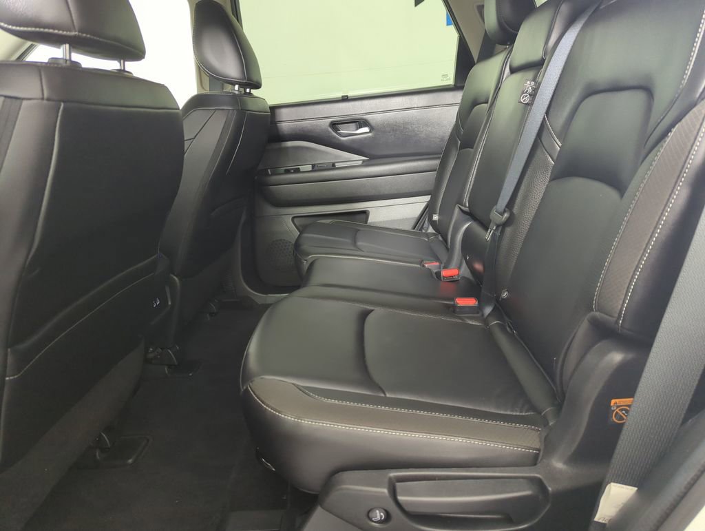 Used 2024 Nissan Pathfinder SL w/ Cargo Package image 20
