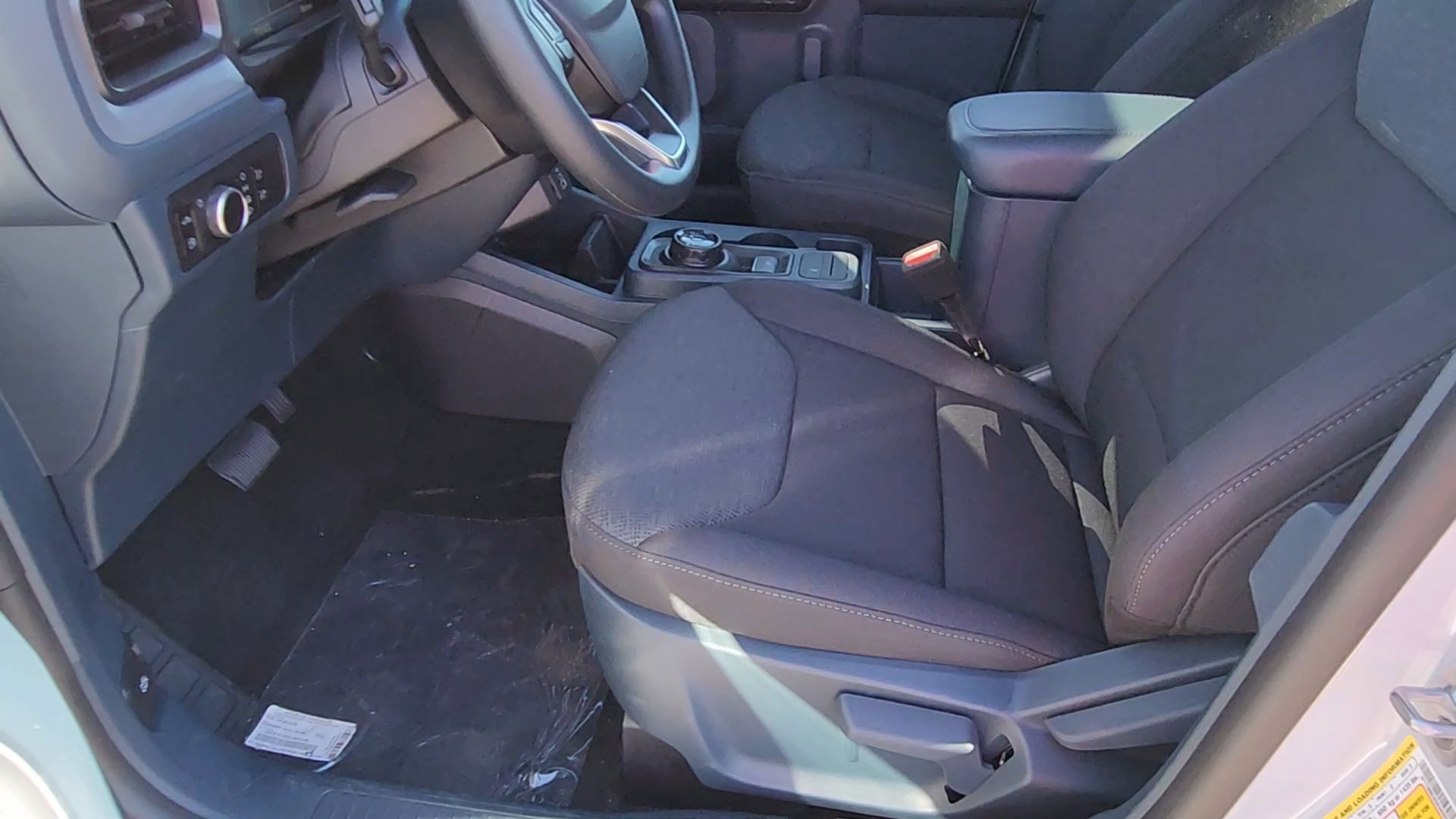 New 2025 Ford Maverick XL w/ Equipment Group 101A image 19