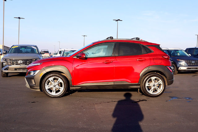 Used 2023 Hyundai Kona SEL w/ Convenience Package FWD image 4