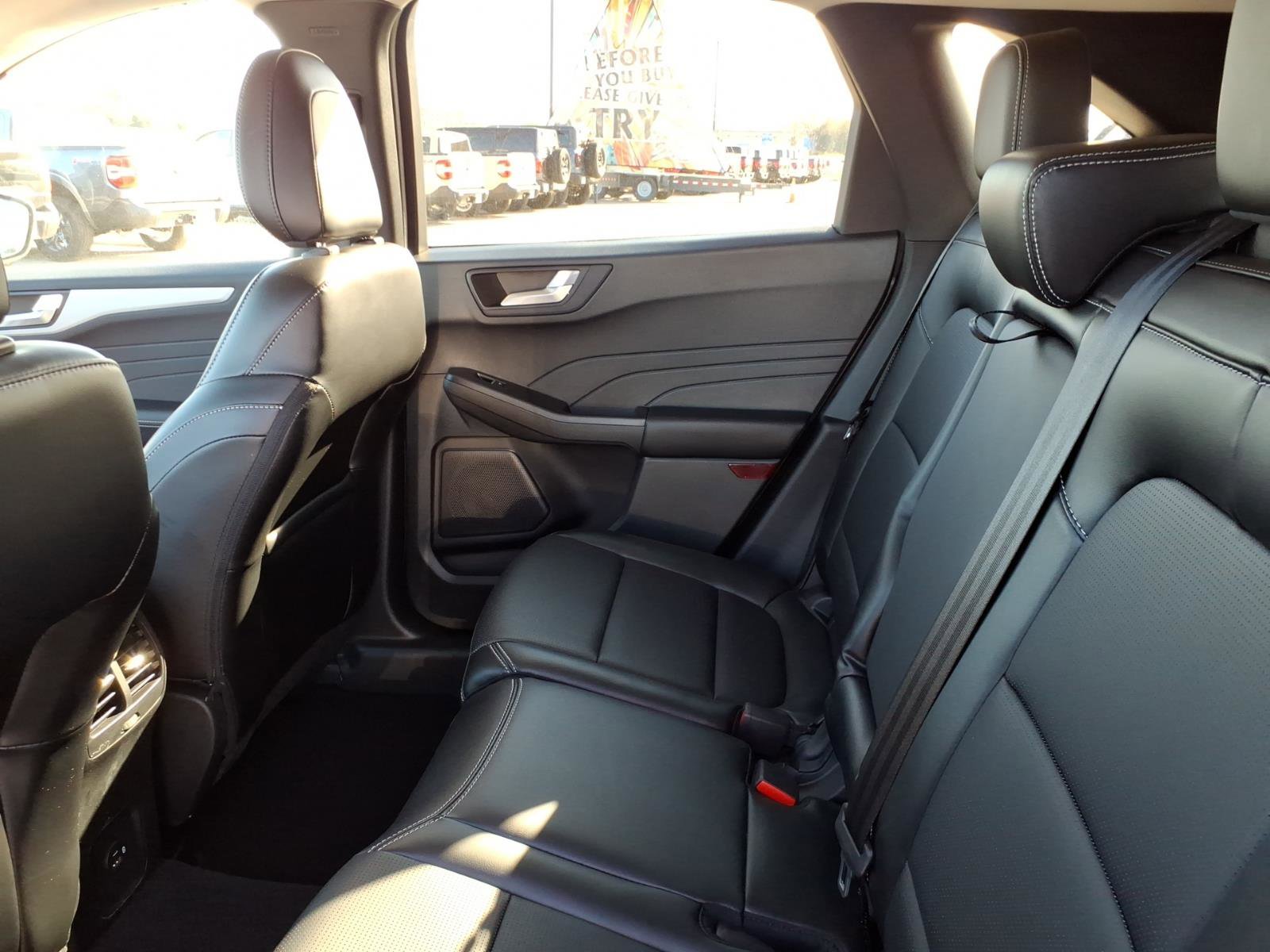 Certified 2023 Ford Escape Platinum AWD/4WD image 14