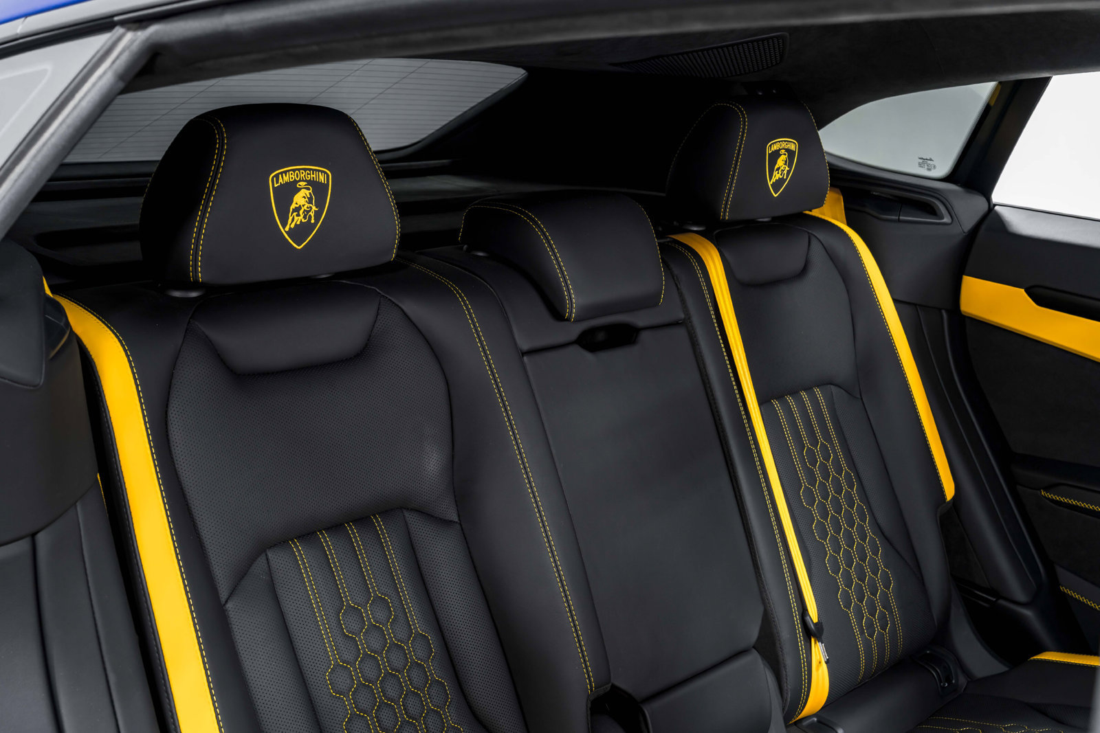 Used 2025 Lamborghini Urus SE AWD/4WD image 34