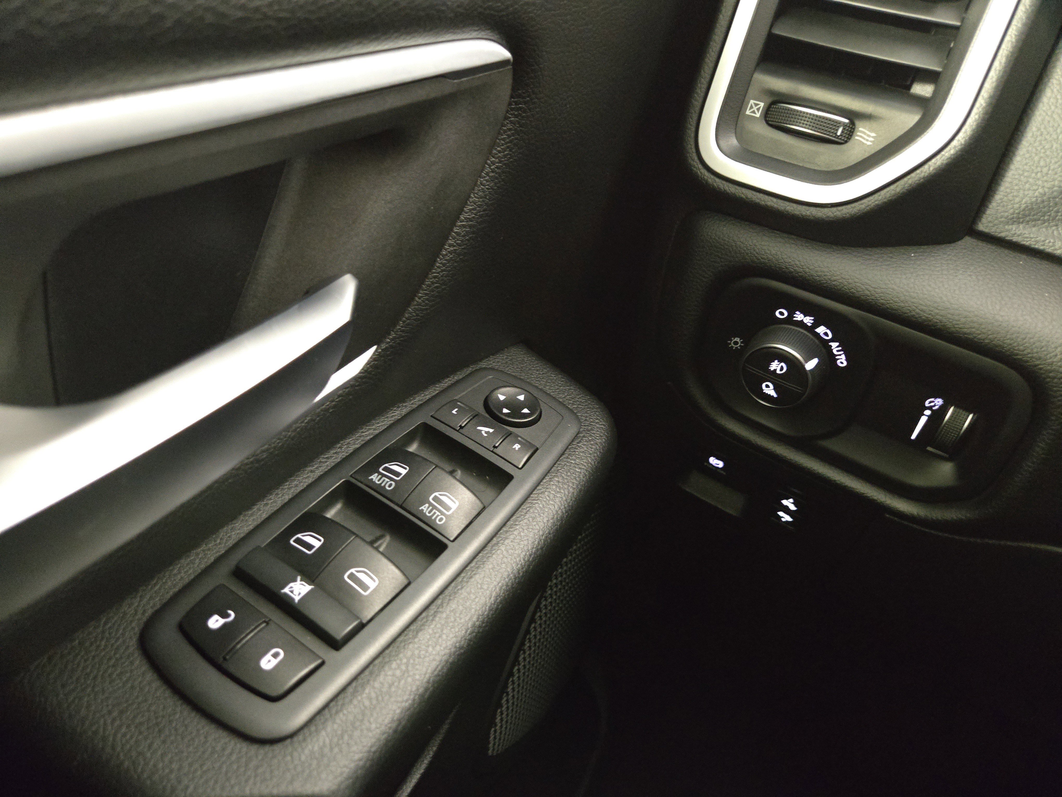 Used 2020 RAM 1500 Big Horn image 30