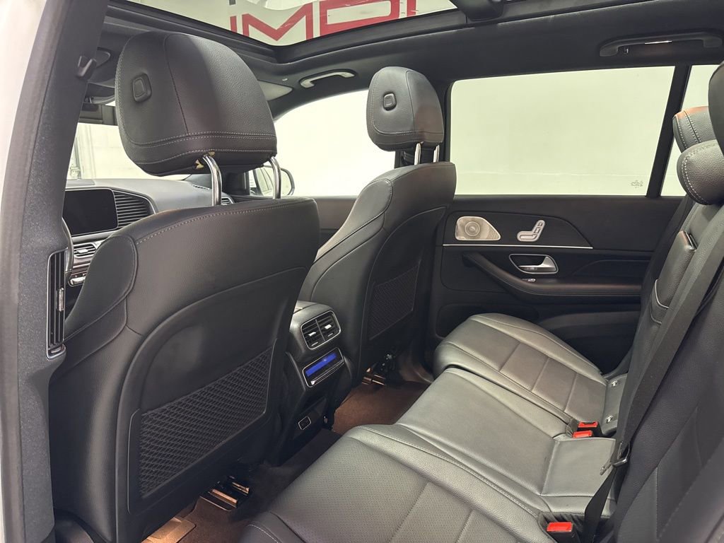 Used 2024 Mercedes-Benz GLS 450 4MATIC image 32