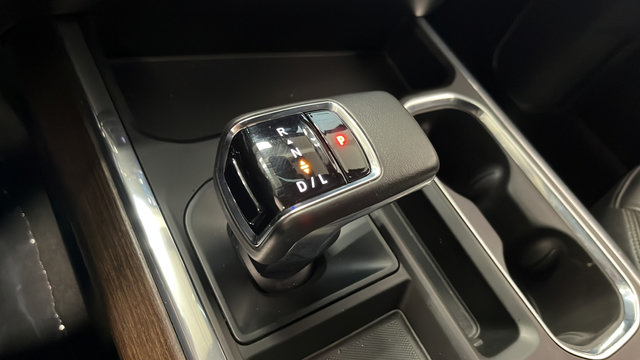 Used 2022 Chevrolet Silverado 1500 High Country w/ High Country Premium Package AWD/4WD image 19
