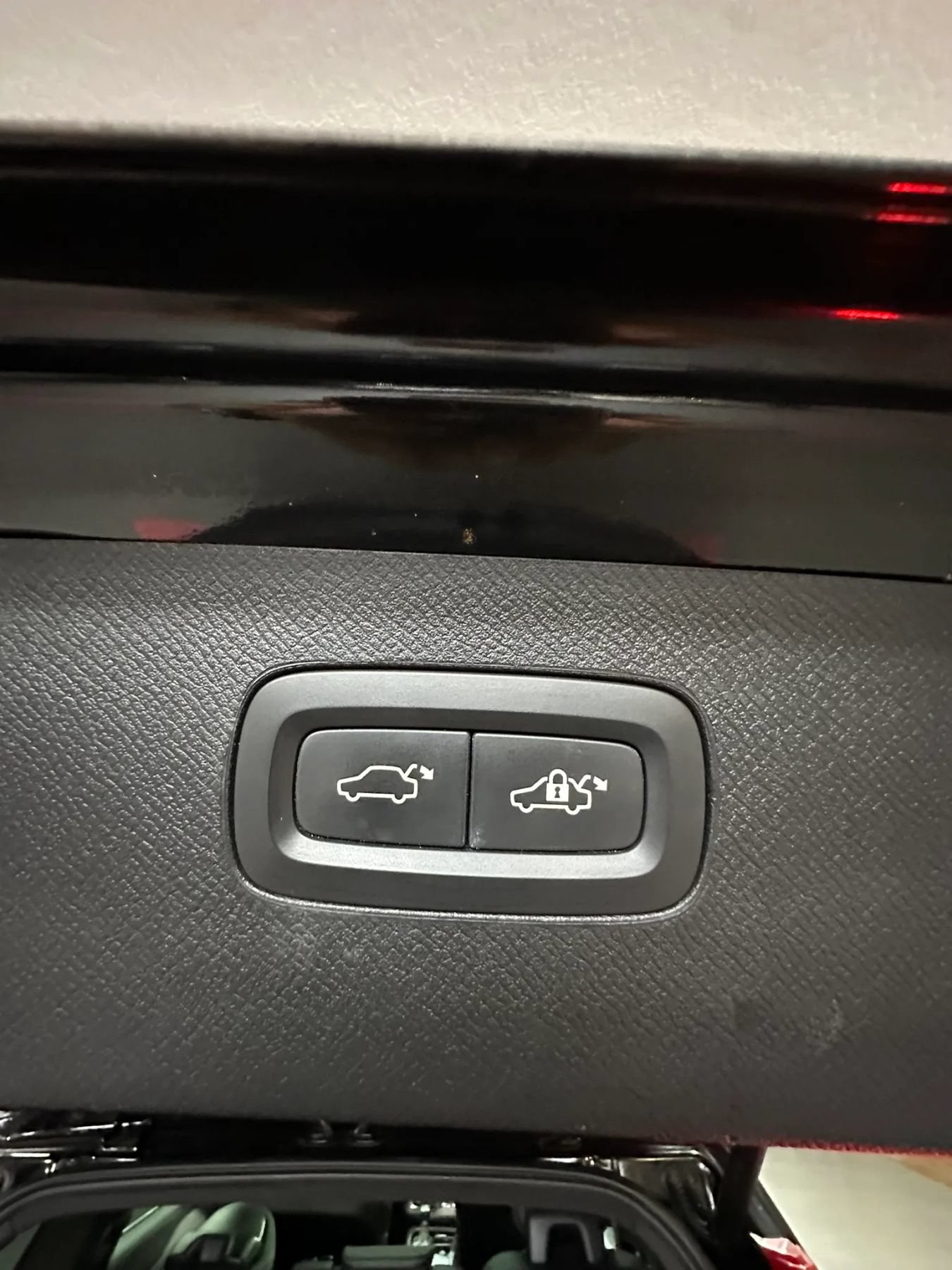 Used 2016 Volvo XC90 T5 R-Design FWD image 27