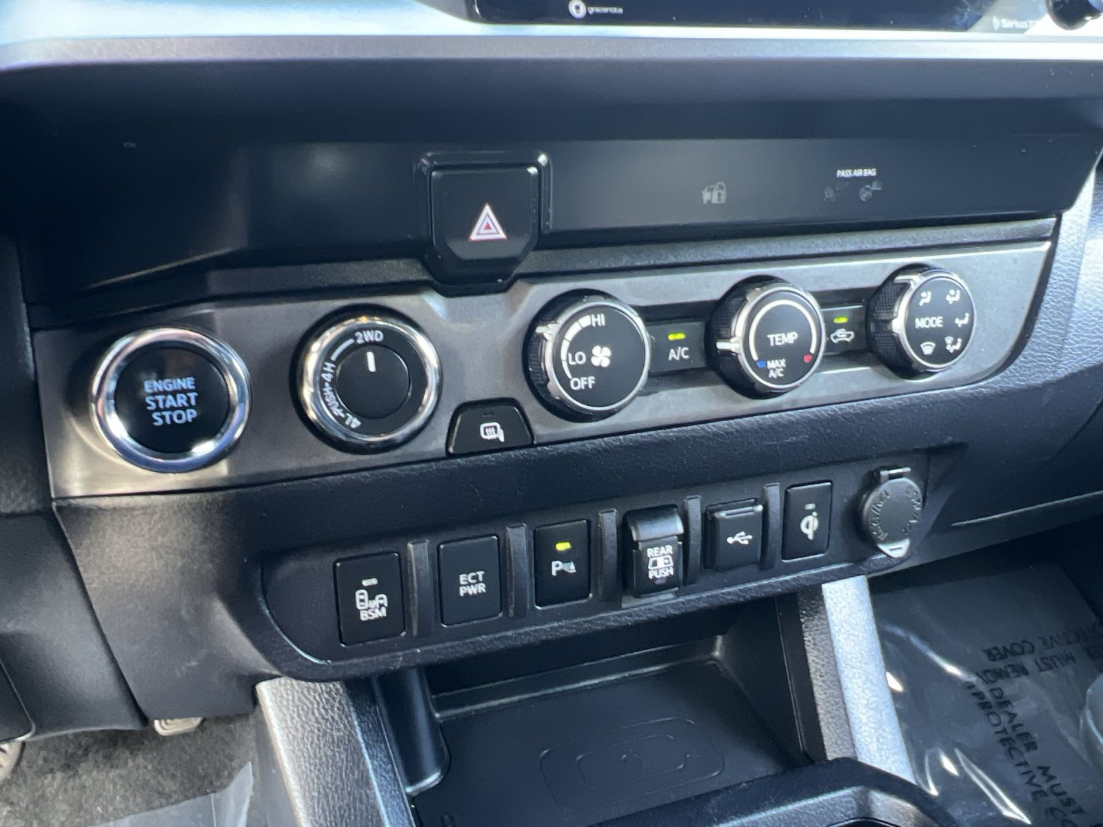 Used 2020 Toyota Tacoma TRD Off-Road w/ Technology Package AWD/4WD image 20