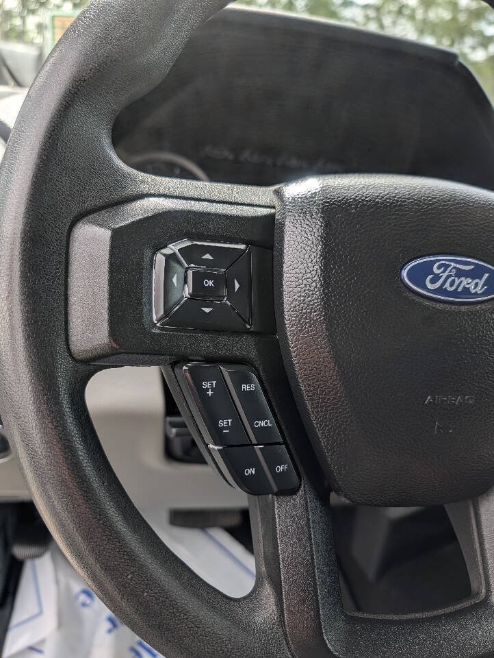 Used 2019 Ford F350 XLT w/ Camper Package AWD/4WD image 16