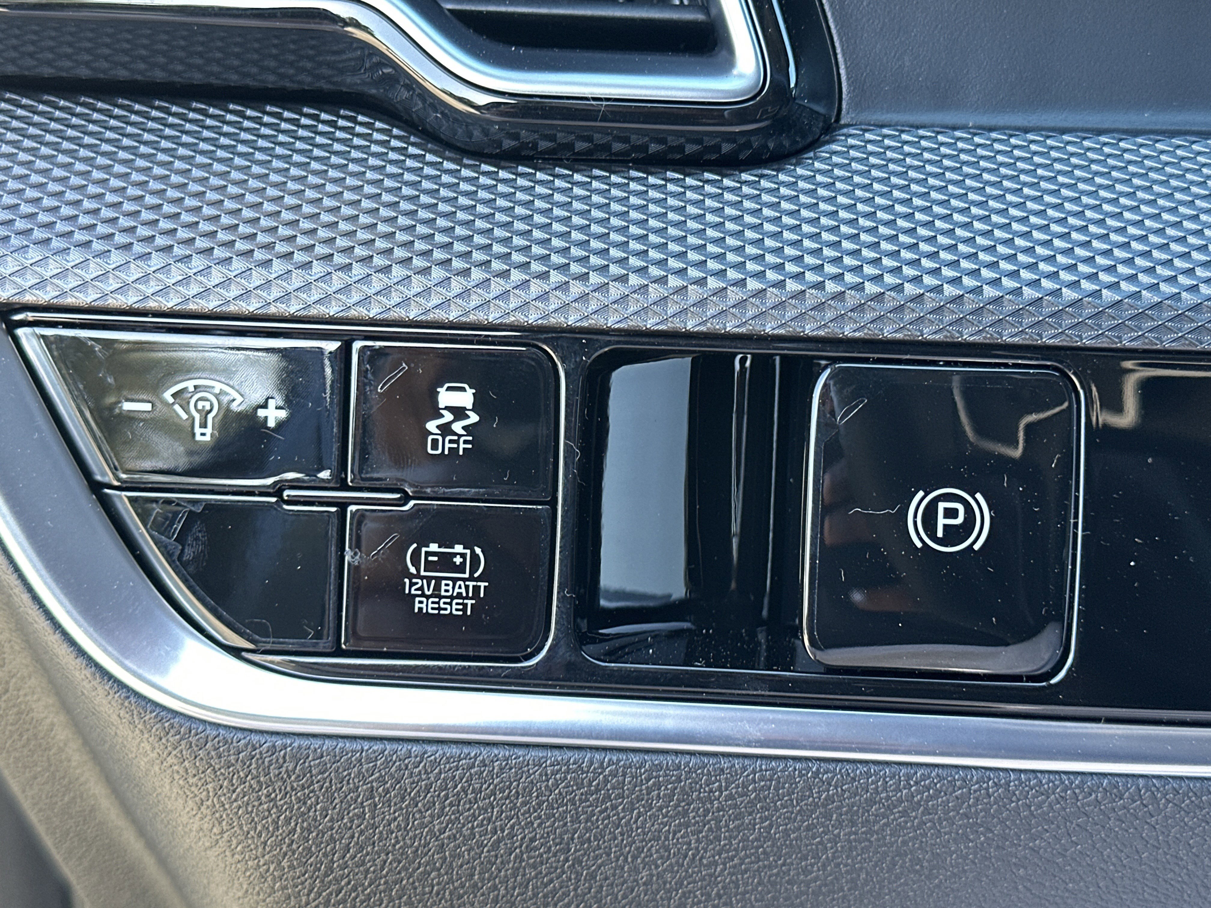 New 2025 Kia Sportage LX image 14