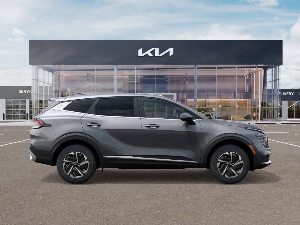 Used 2025 Kia Sportage LX AWD/4WD image 7