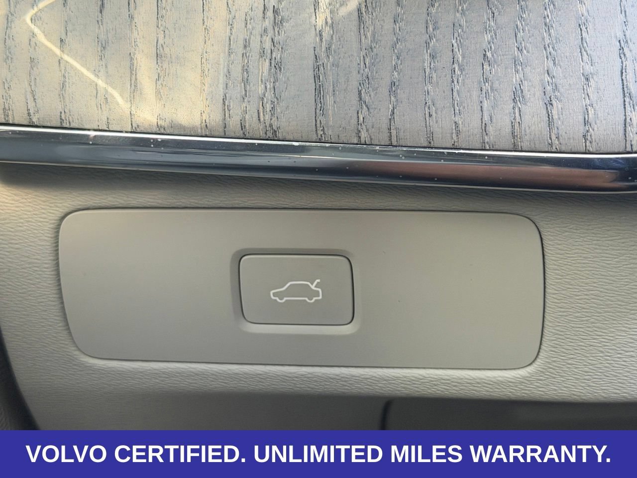 Certified 2025 Volvo XC90 B6 Plus w/ Protection Package Premier AWD/4WD image 21
